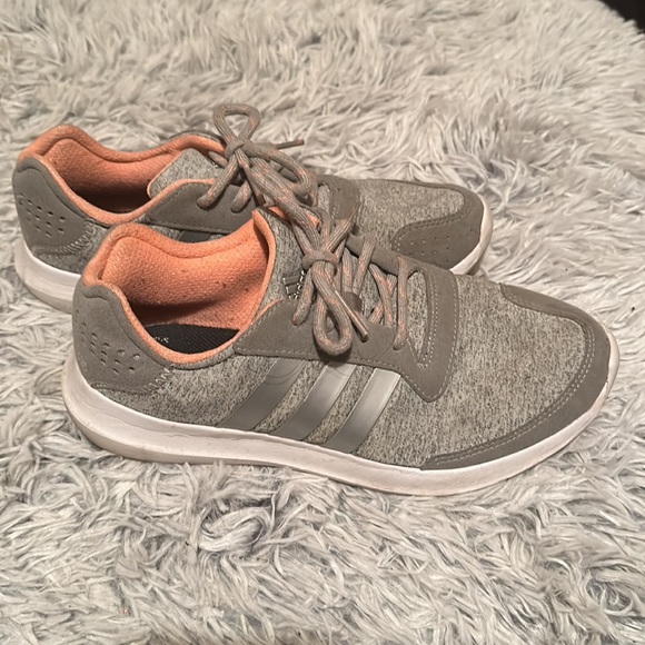 Adidas running shoes - Picture 3 of 7